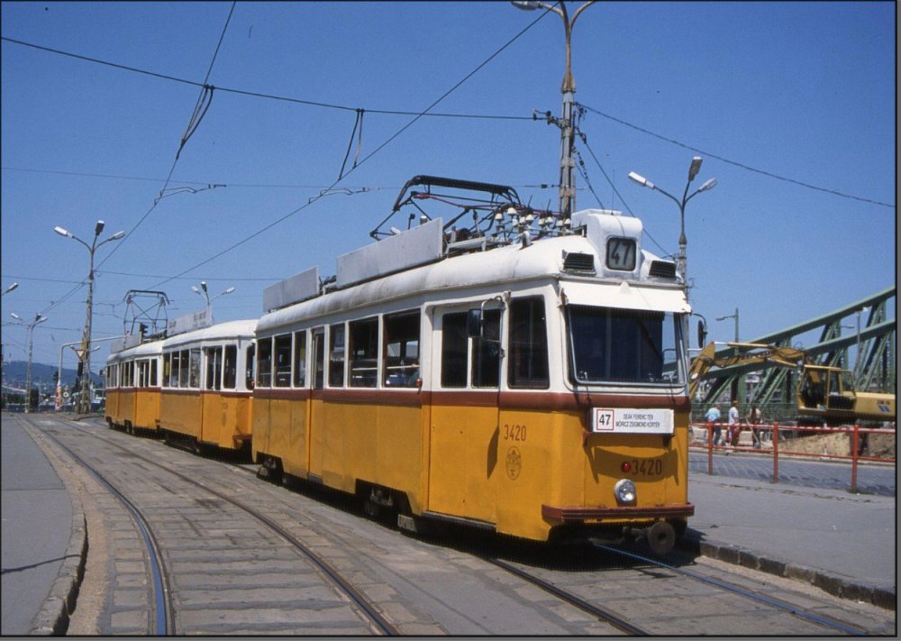 Fotoabzug Budapest (Ungarn) - UV3 Großraumtriebwagen 3420