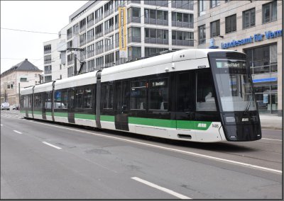 Postkarte Magdeburg - NGT10 Niederflur-Gelenktriebwagen 1406