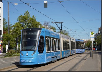 Postkarte München - AVENIO T4.8 Niederflur-Gelenktriebwagen 2558